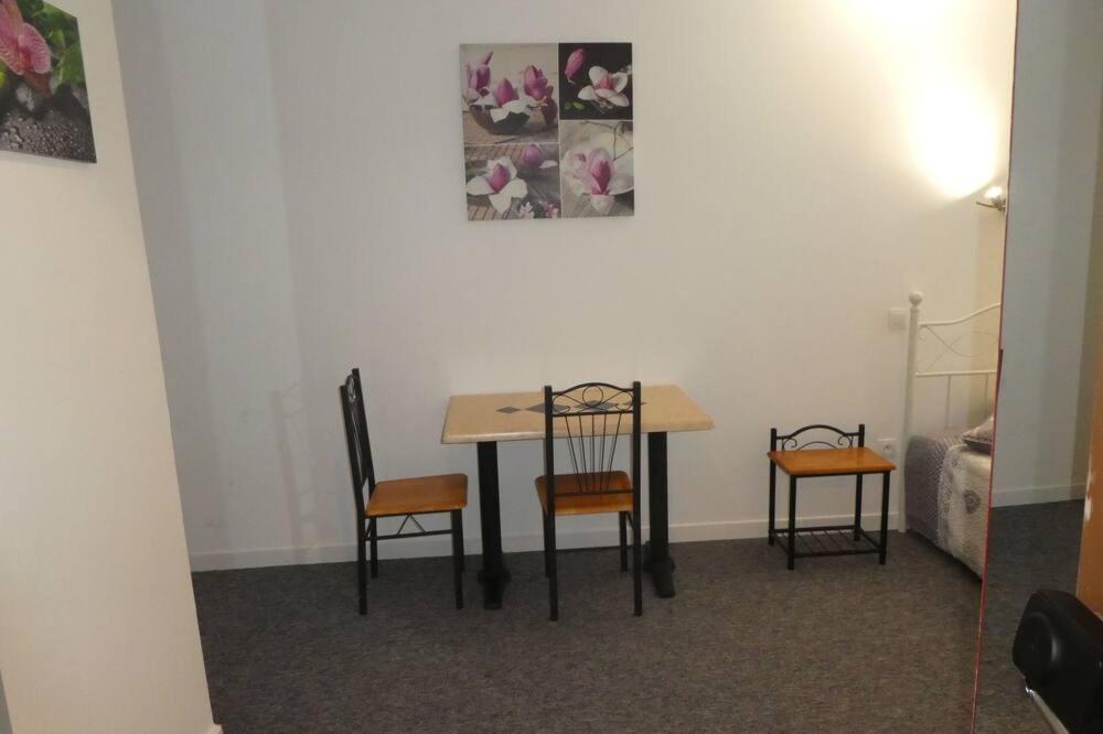 Etanit ! Etape Calme Et Parking Velo, Bicycle - Connection Tous A 1Mn Bus,Train Et Aeroport - Plein Centre De Beziers Pour Visiter,Manger - Chambres Climatisees, Spacieuses Amenagees Pour Singles, Couple, Et Ou Familles - Consigne Et Petit Dej En Plu Béziers Dış mekan fotoğraf